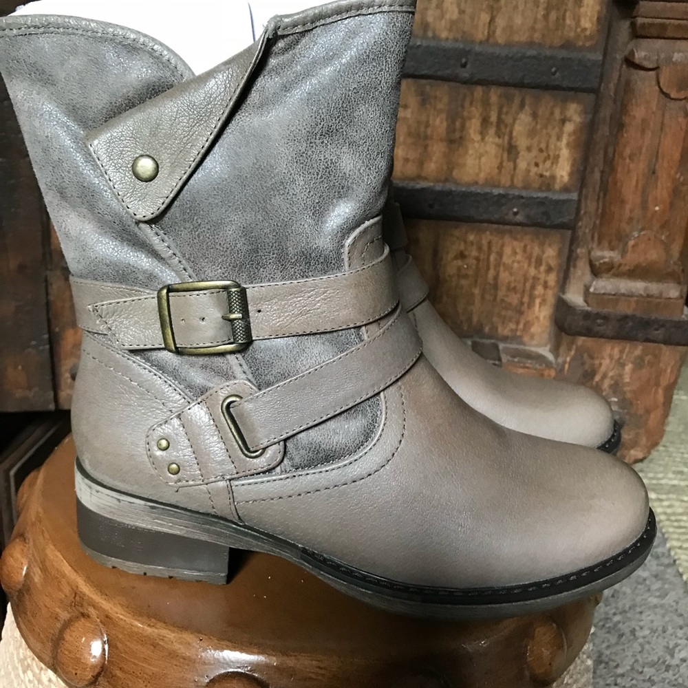 BareTraps Hailie short boots NWT&box